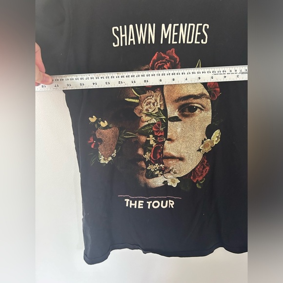 Shawn Mendes “The Tour” Band Tshirt - Picture 3 of 7